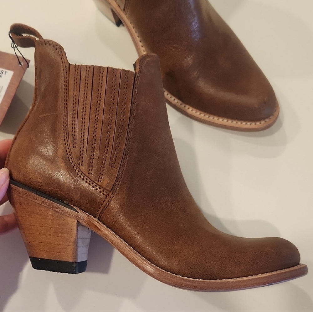 Old West Women's Brown Ankle Boots